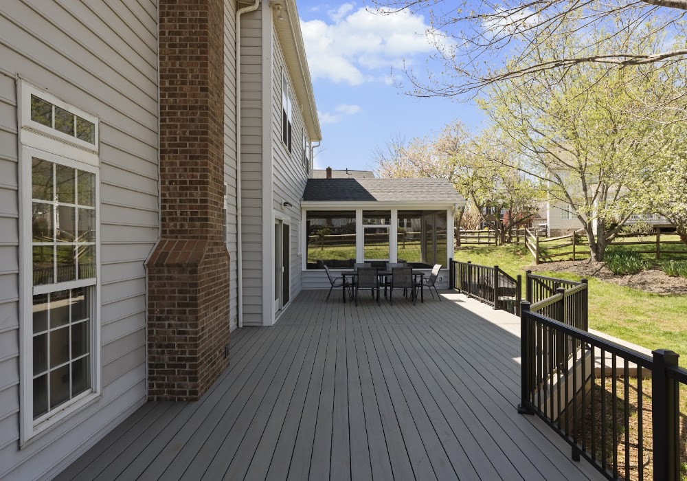 North Decks and Outdoor Living